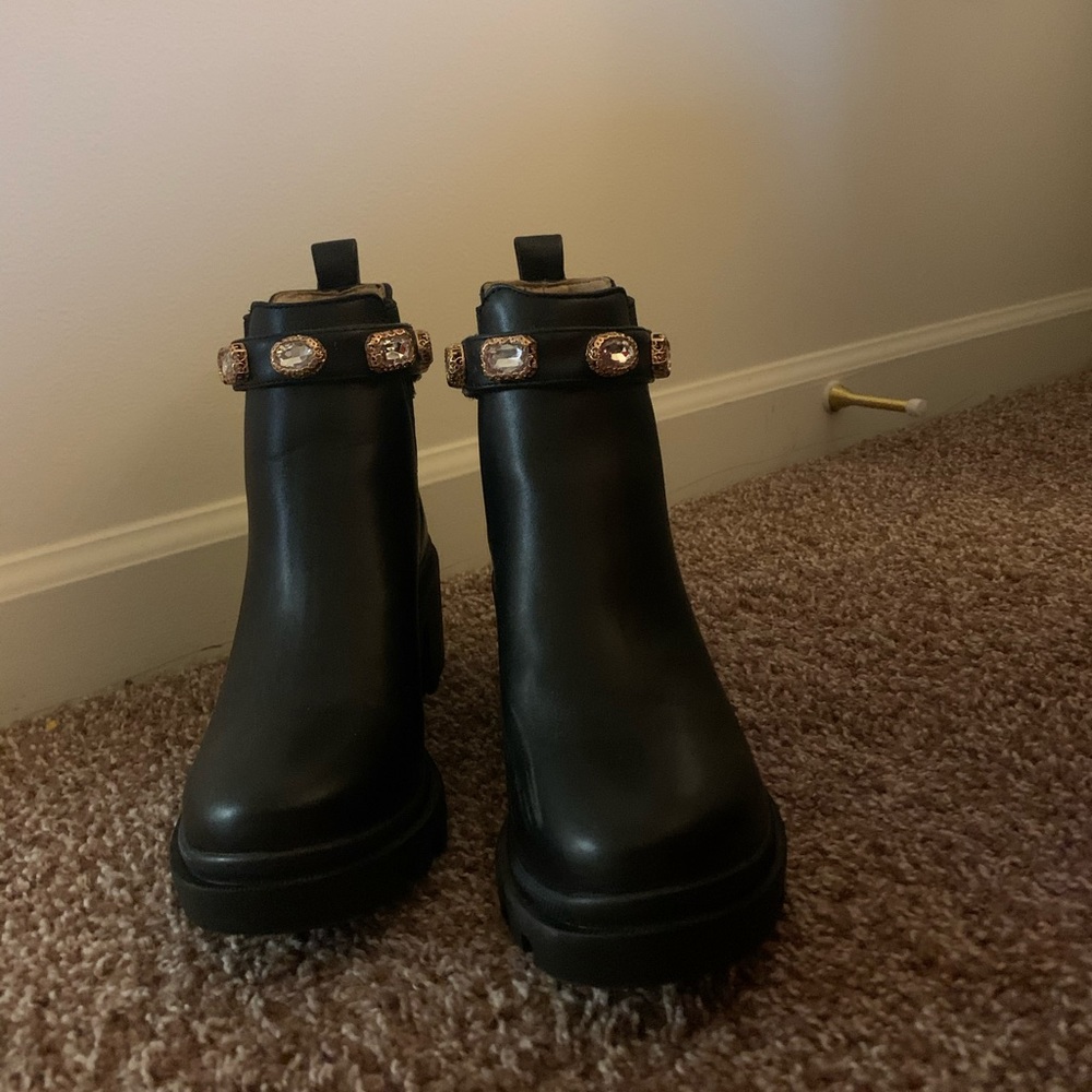 *sold* steve  Madden booties NWOT